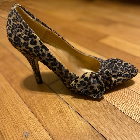 Cheetah Heels With Bow - Picture 3 of 4
